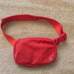 Lululemon lipstick color  Belt Bag